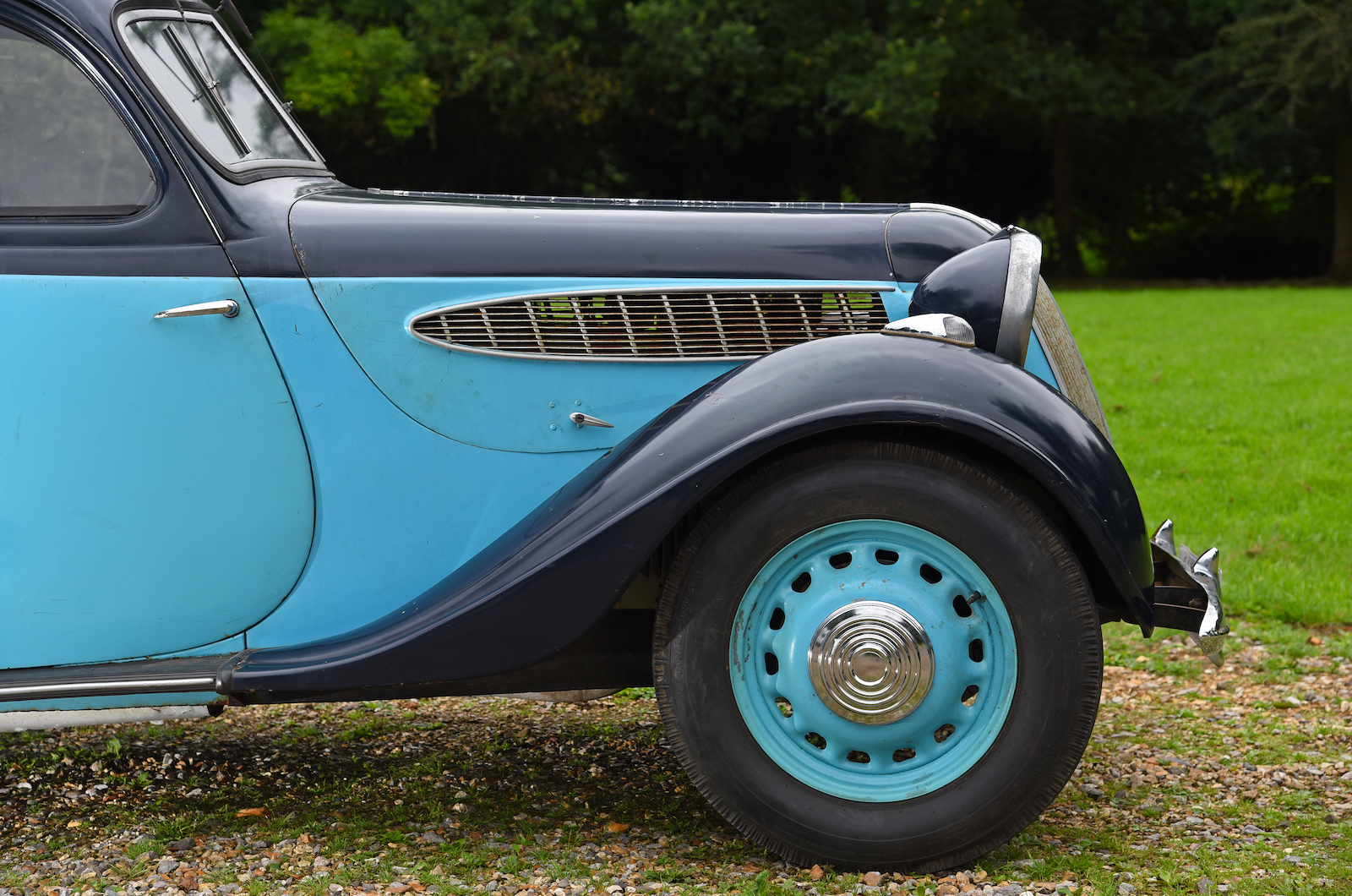 Classic & Sports Car - Raising the Saloon Bar