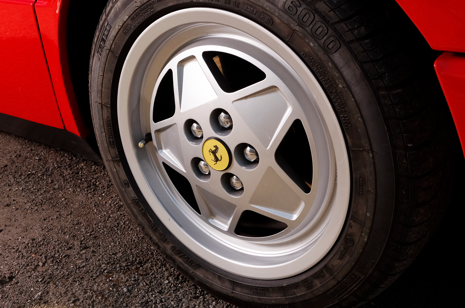 Classic & Sports Car – Ferrari Mondial: from zero to hero