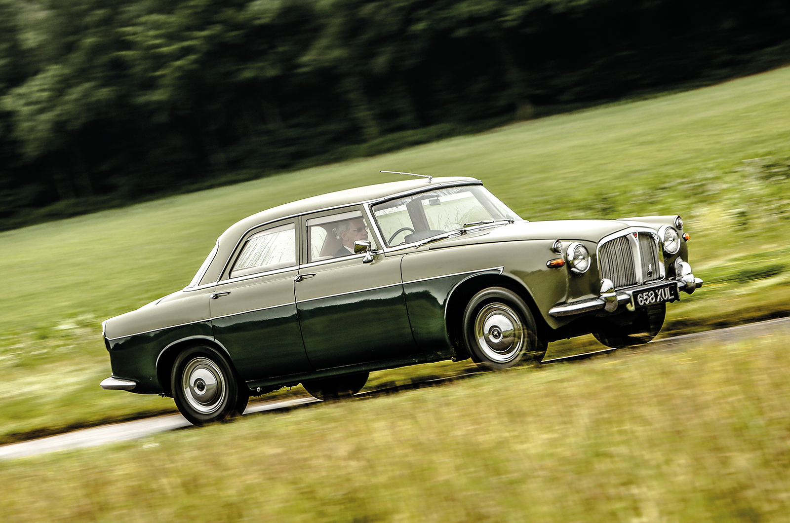Classic & Sports Car – The battle for middle England: Rover 3-Litre vs Wolseley 6/99