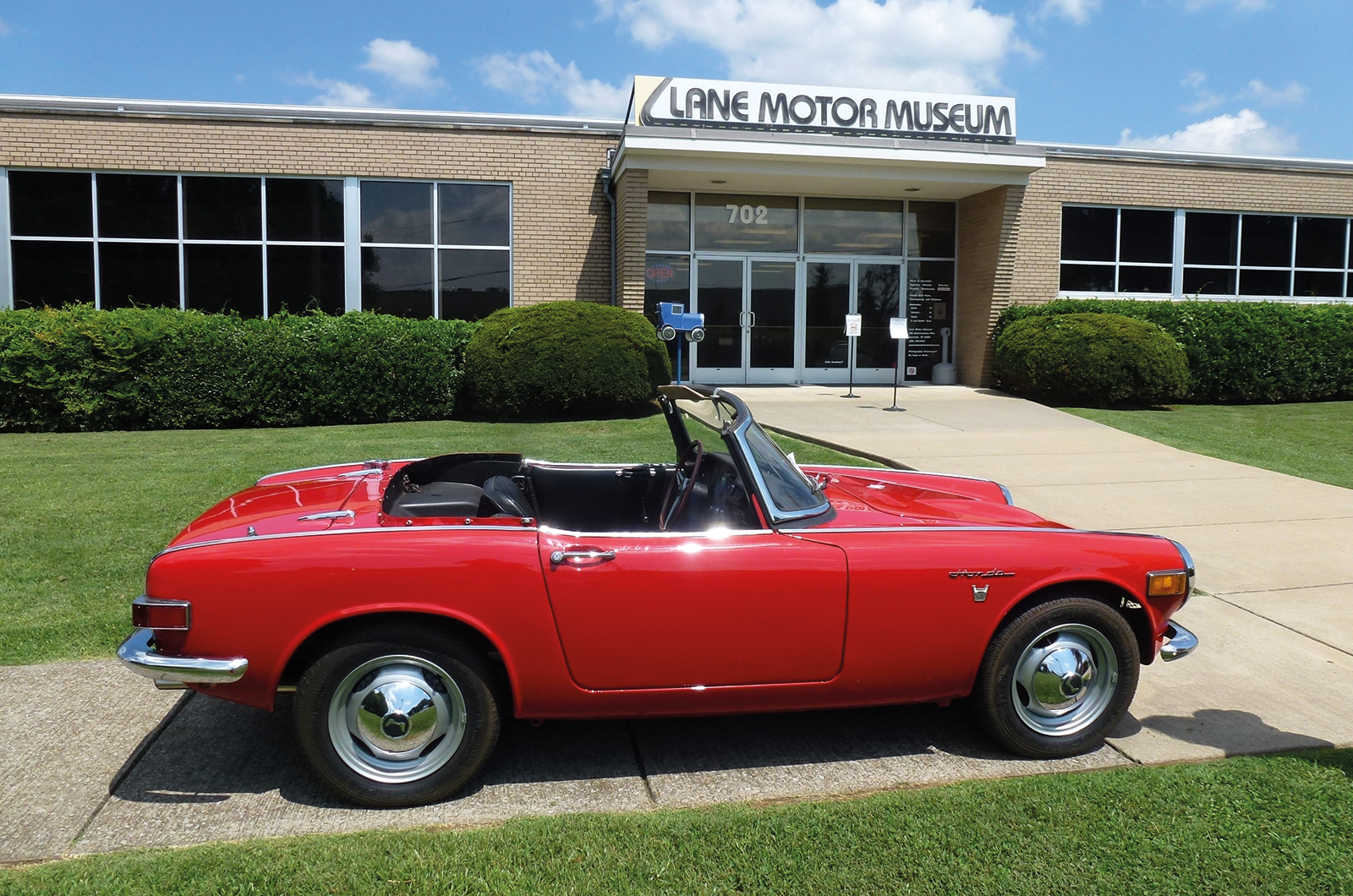 Classic & Sports Car – Classic shrine: Lane Motor Museum