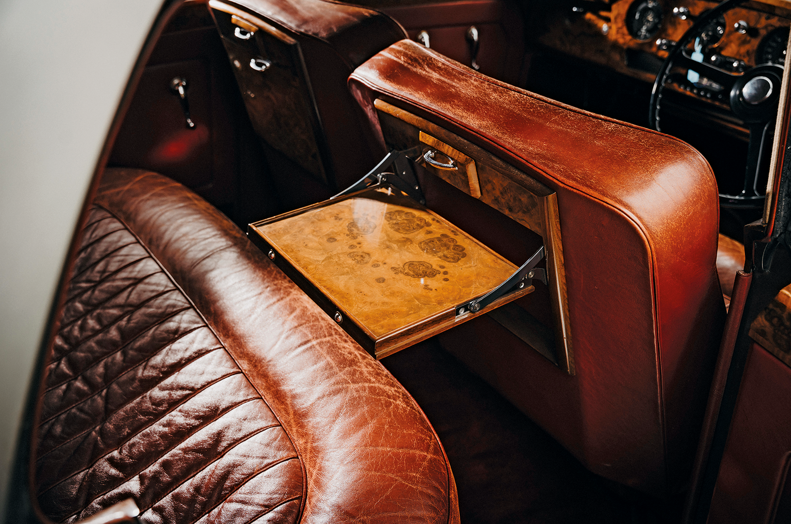 Classic & Sports Car – Peace makers: Bentley S1 vs Mercedes-Benz 300b