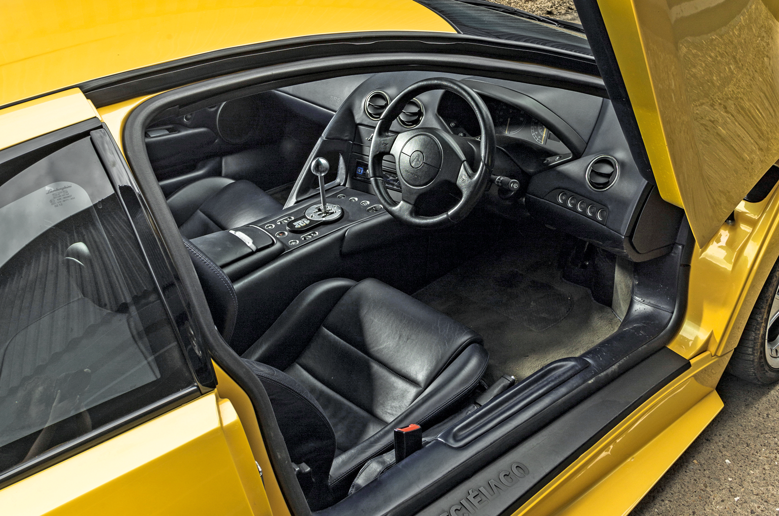 Classic & Sports Car – Better by the dozen: Lamborghini Murciélago vs Aston Martin Vanquish S vs Ferrari 575M