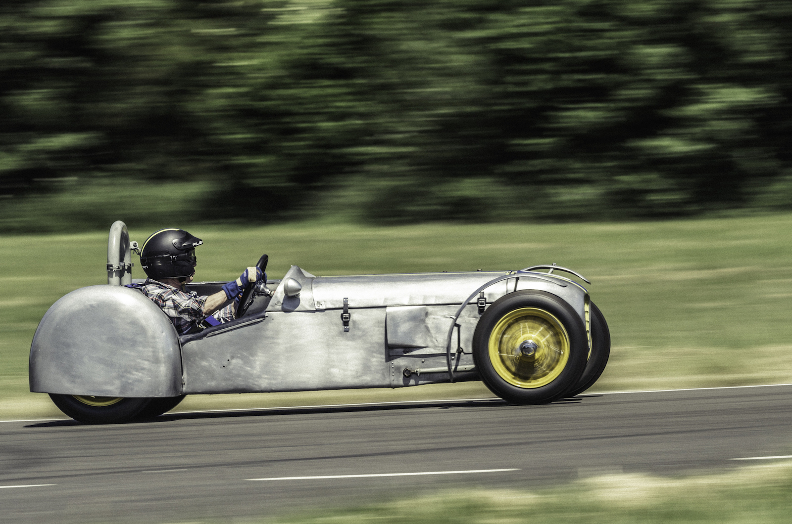 Classic & Sports Car - Lotus Six: flyweight flyer 