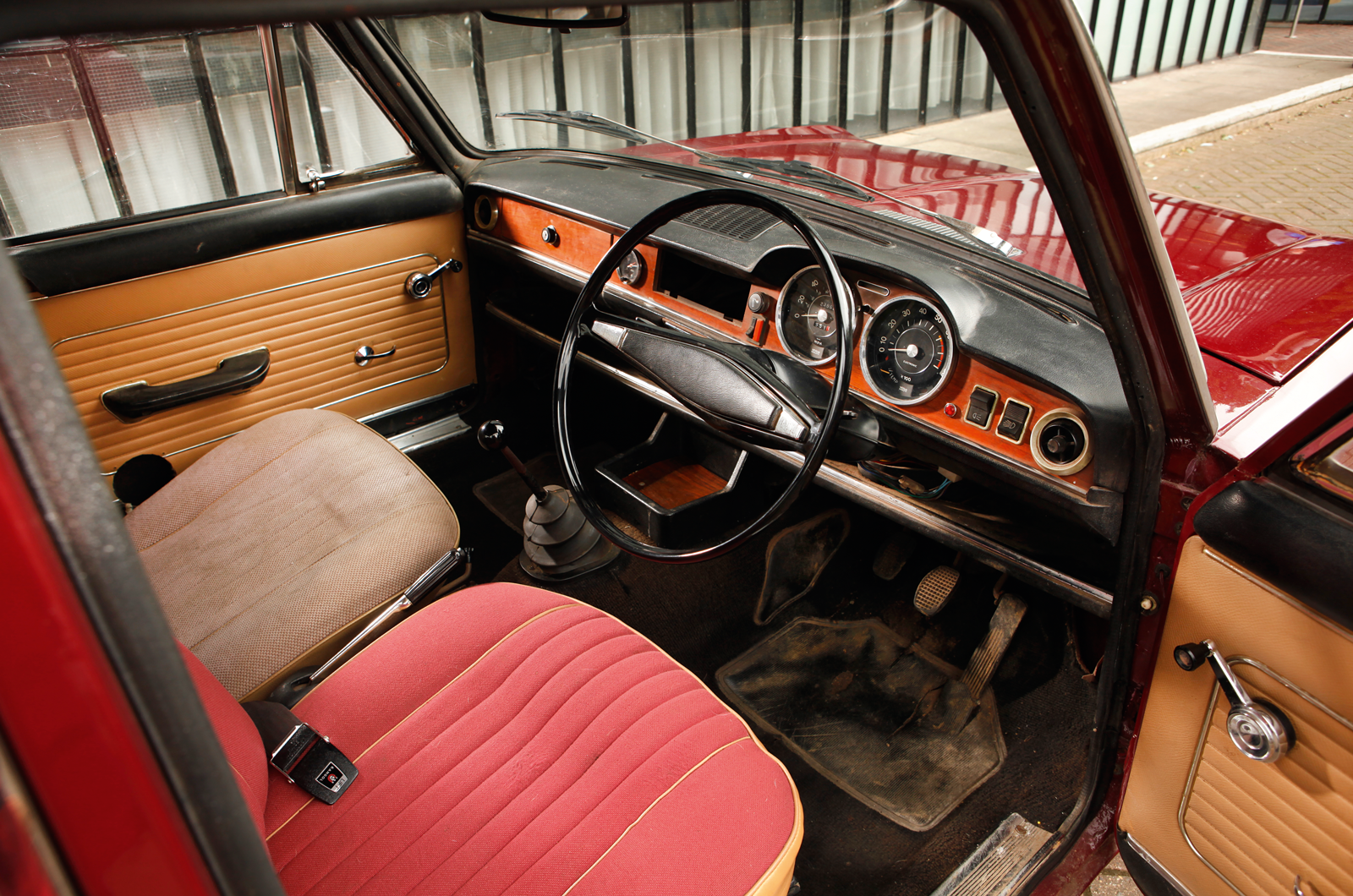 Classic & Sports Car - Perks of the job: Ford Cortina 1600E vs Renault 16TS vs Fiat 125S