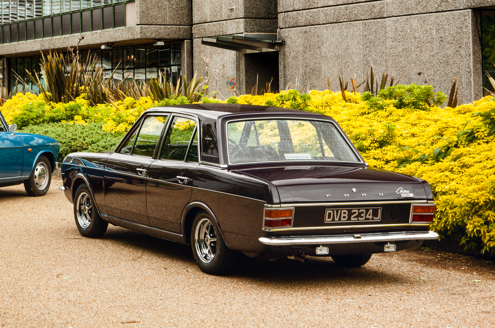 Classic & Sports Car - Perks of the job: Ford Cortina 1600E vs Renault 16TS vs Fiat 125S