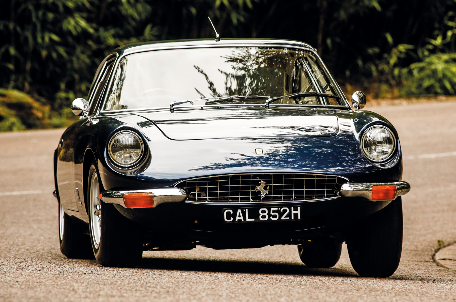 Classic & Sports Car - Welcome to the jet set: Ferrari 365GT 2+2 vs Maserati Mexico vs Monteverdi 375L