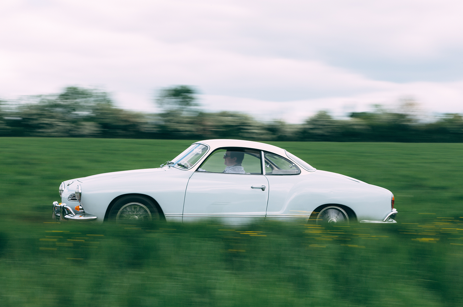 Classic & Sports Car – Horizontally opposed: Panhard 24CT vs Volkswagen Karmann Ghia