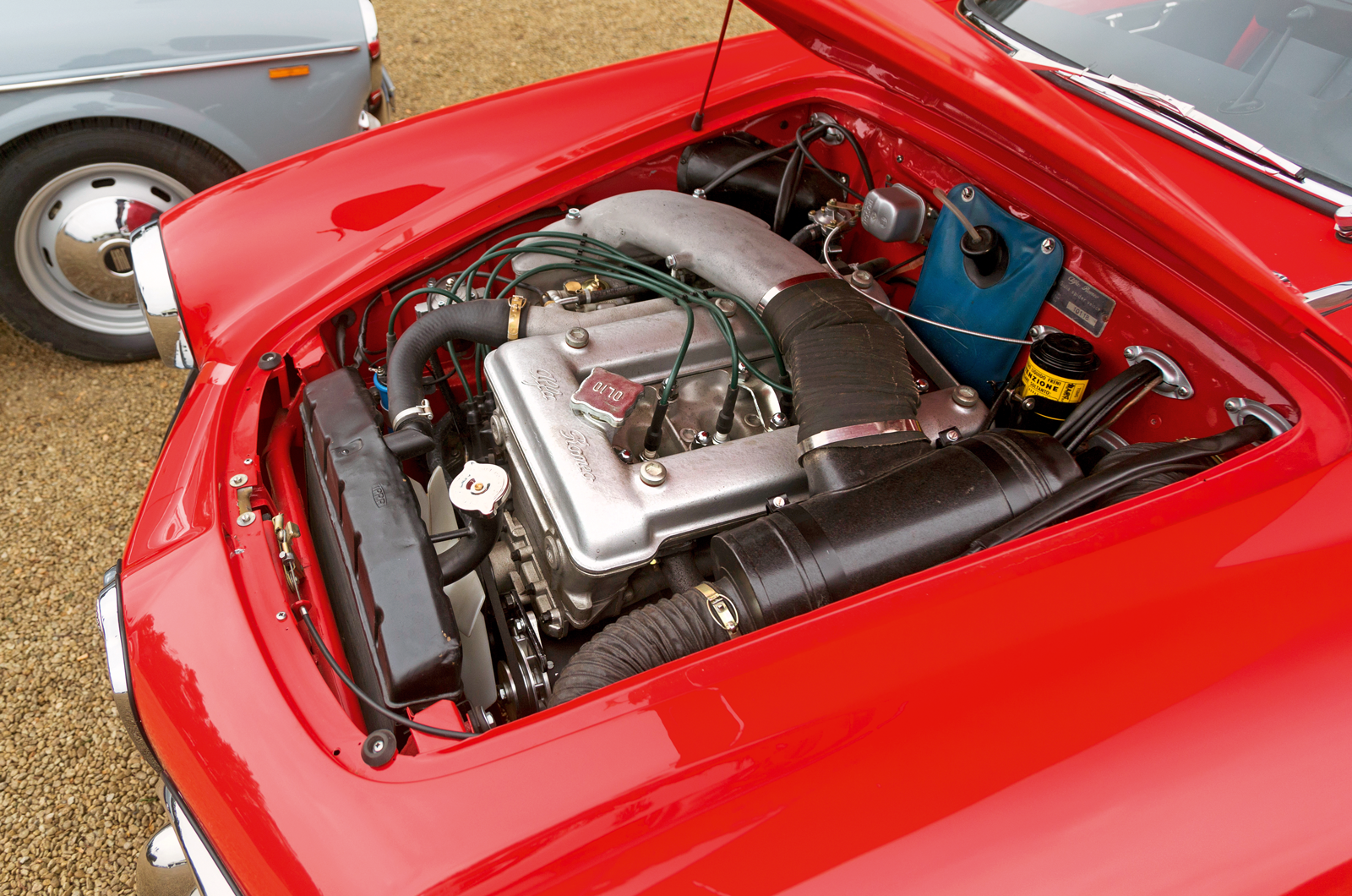 Pretty little things: Alfa Romeo Giulia Spider Veloce vs Fiat-Osca 1500S Cabriolet