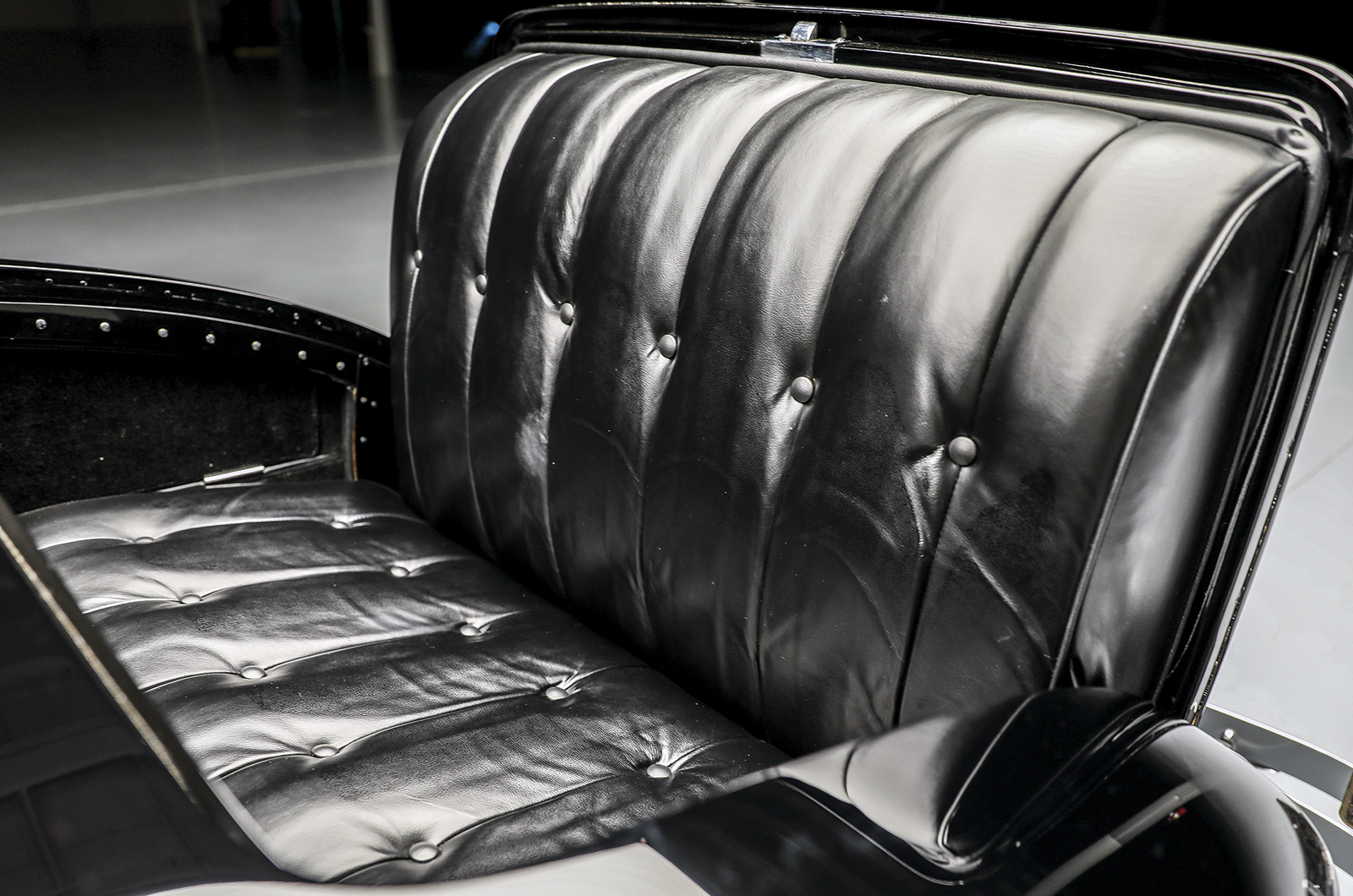 Classic & Sports Car - Chrysler Imperial: the great impression