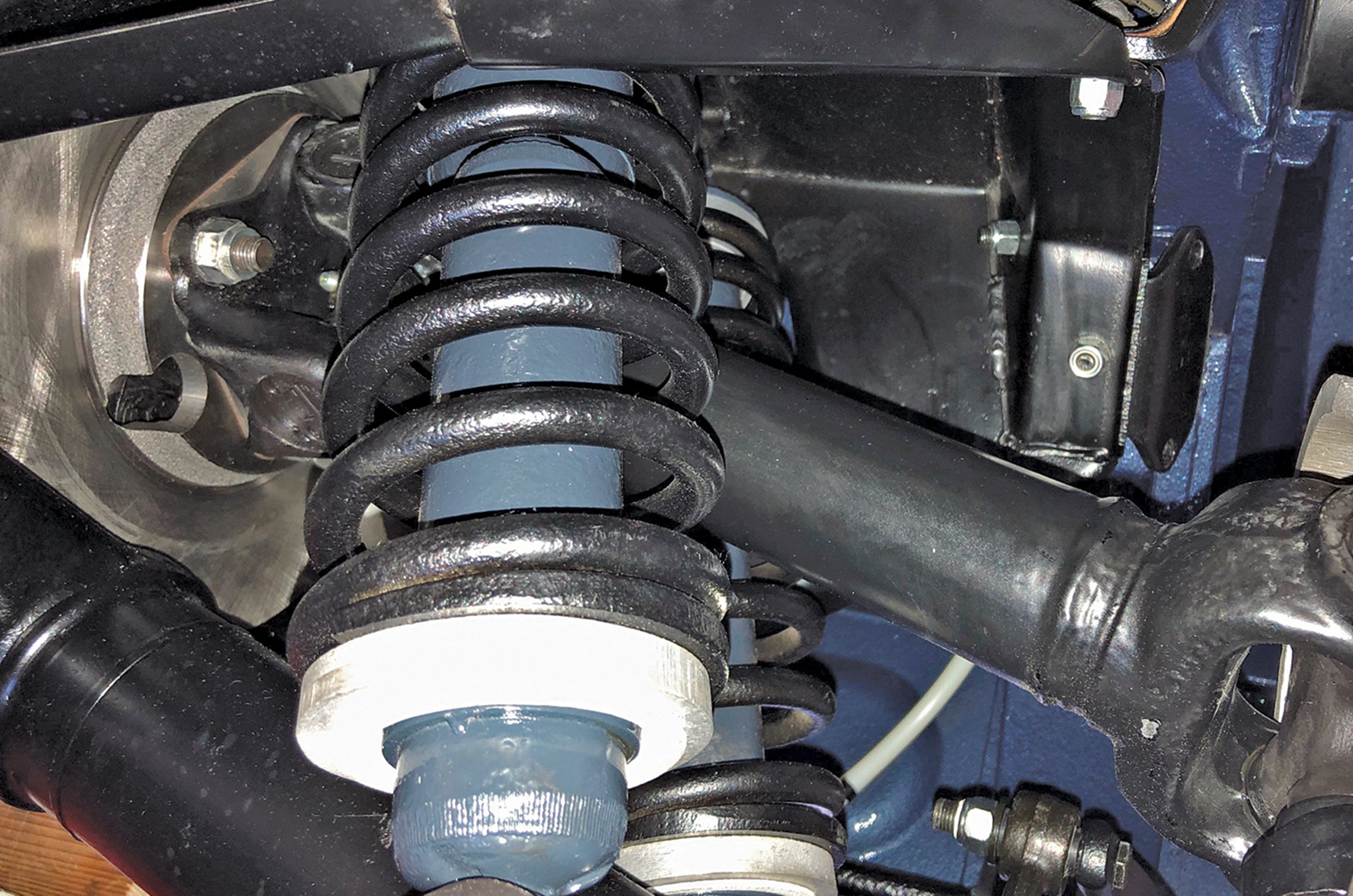 Classic & Sports Car - Jaguar E-type: a quest for perfection