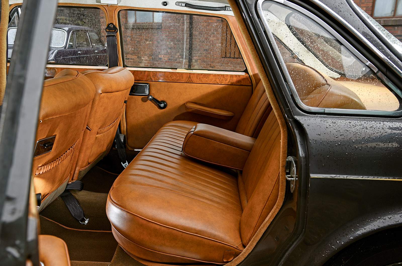 Classic & Sports Car - Austin 3 Litre vs Wolseley Six: affordable luxury