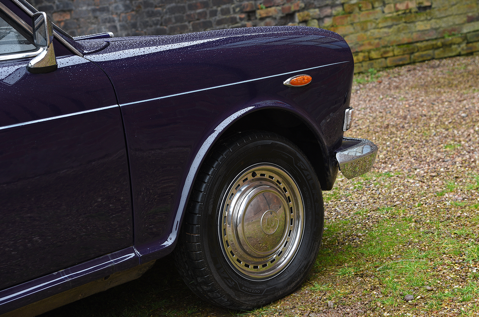 Classic & Sports Car - Austin 3 Litre vs Wolseley Six: affordable luxury