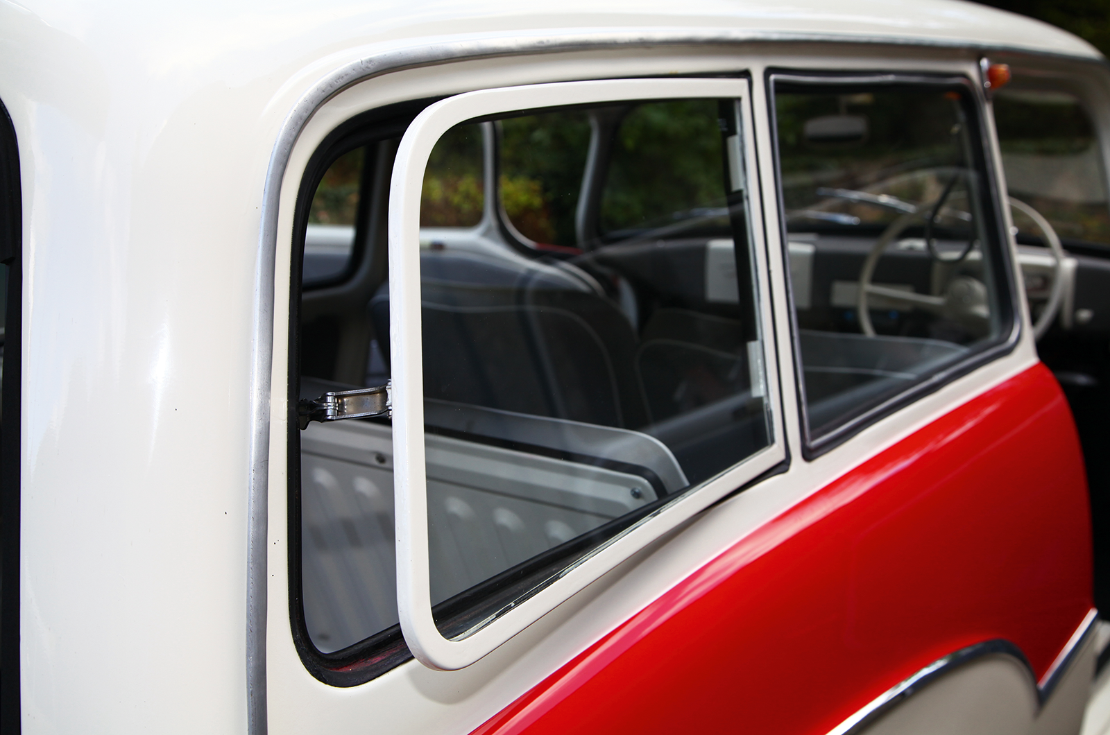 Classic & Sports Car - Glas T700: the Goggomobil grown up