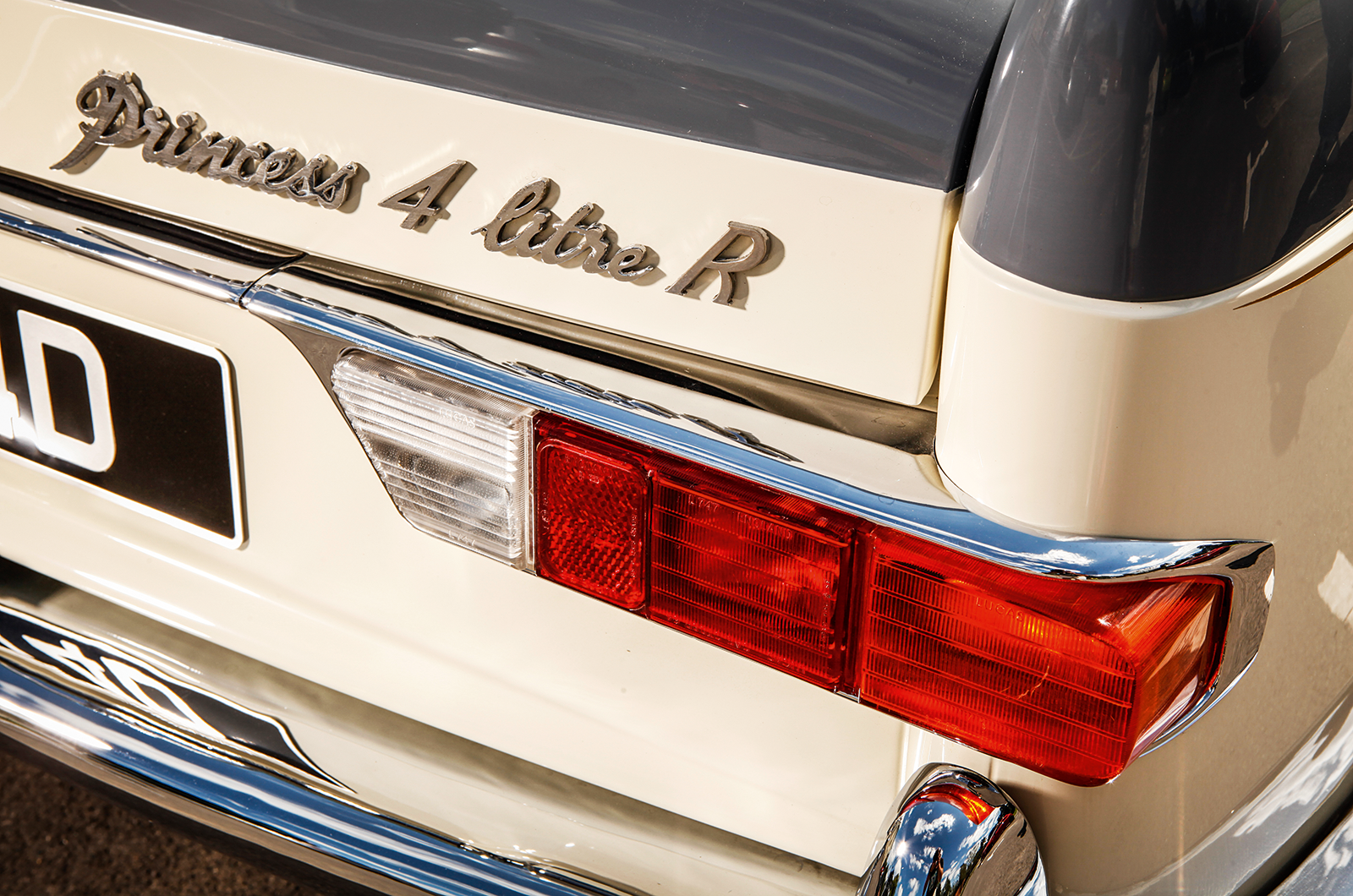 Classic & Sports Car - Humber Imperial vs Vanden Plas Princess 4 Litre R: to the manor borne