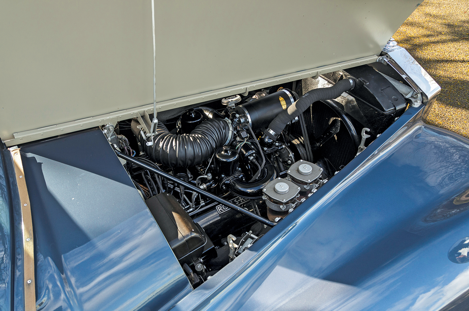 Classic & Sports Car - Rolls-Royce Silver Cloud III Adaptation Drophead Coupé vs Cadillac Series 62 Convertible Coupe: the sky is the limit