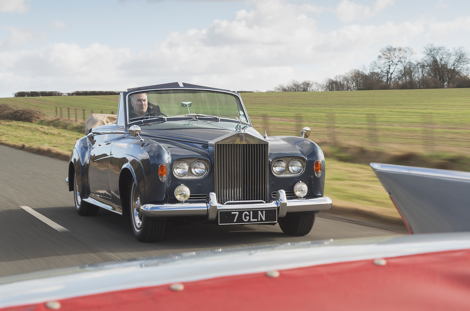 Classic & Sports Car - Rolls-Royce Silver Cloud III Adaptation Drophead Coupé vs Cadillac Series 62 Convertible Coupe: the sky is the limit