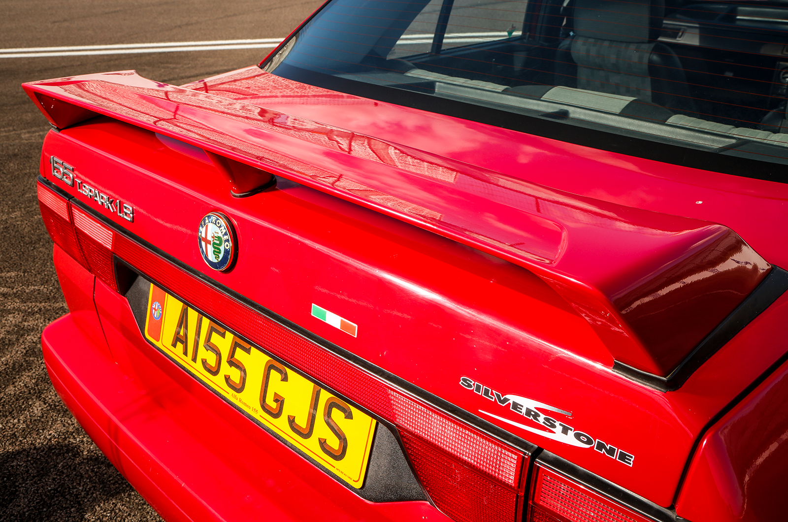 Classic & Sports Car - Race ready: Alfa Romeo 155 TS Silverstone vs Volvo 850 T-5R vs BMW 318iS