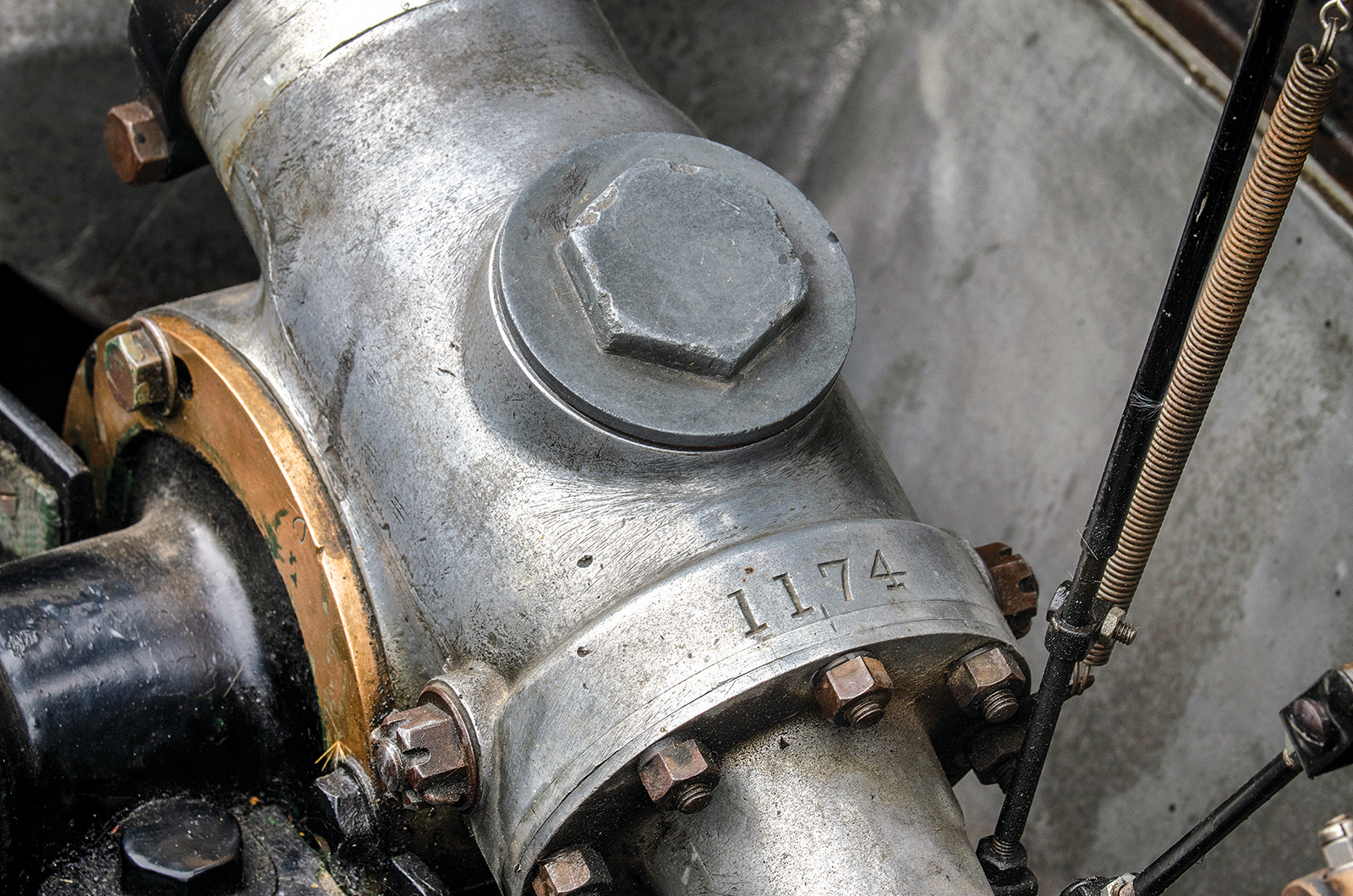 Classic & Sports Car - Bentley Super Sports: high-speed commute