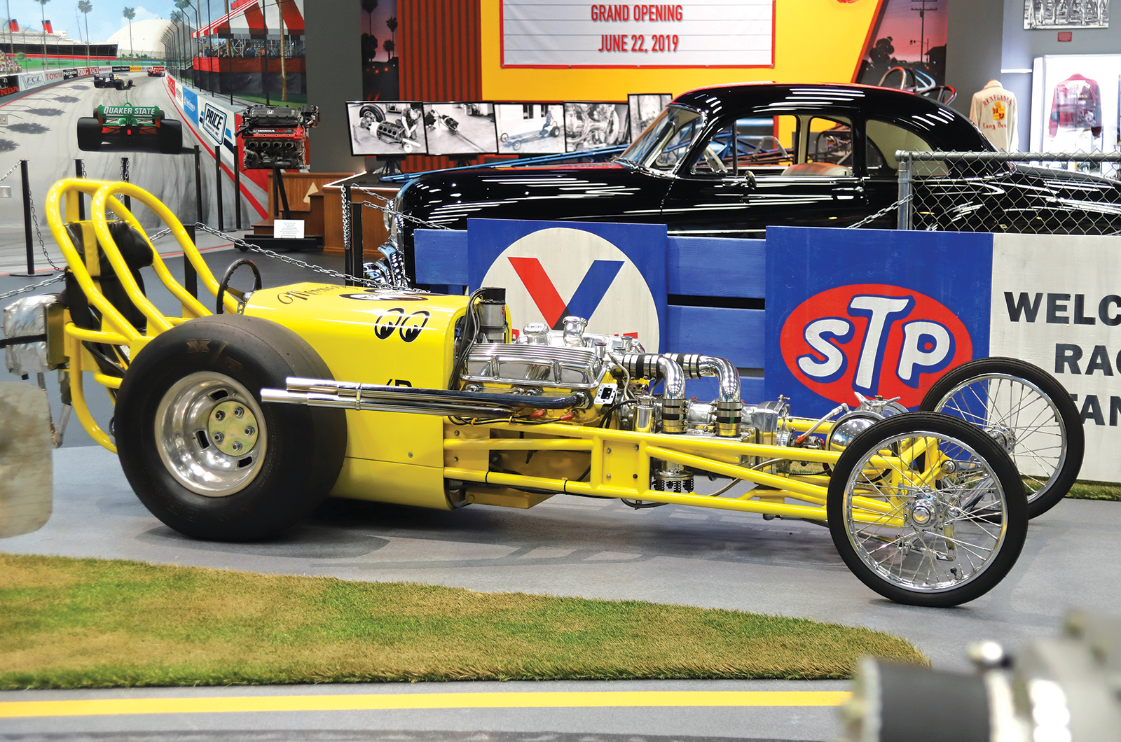 Classic & Sports Car - Classic shrine: Lions Drag Strip Museum