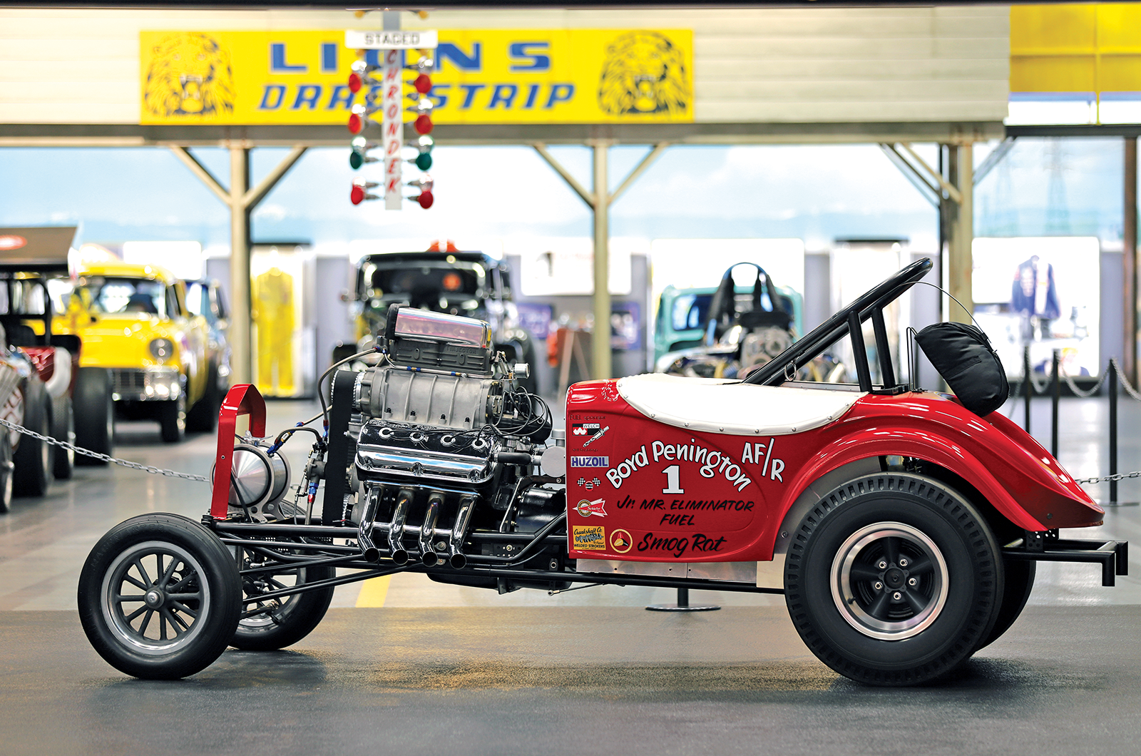 Classic & Sports Car - Classic shrine: Lions Drag Strip Museum