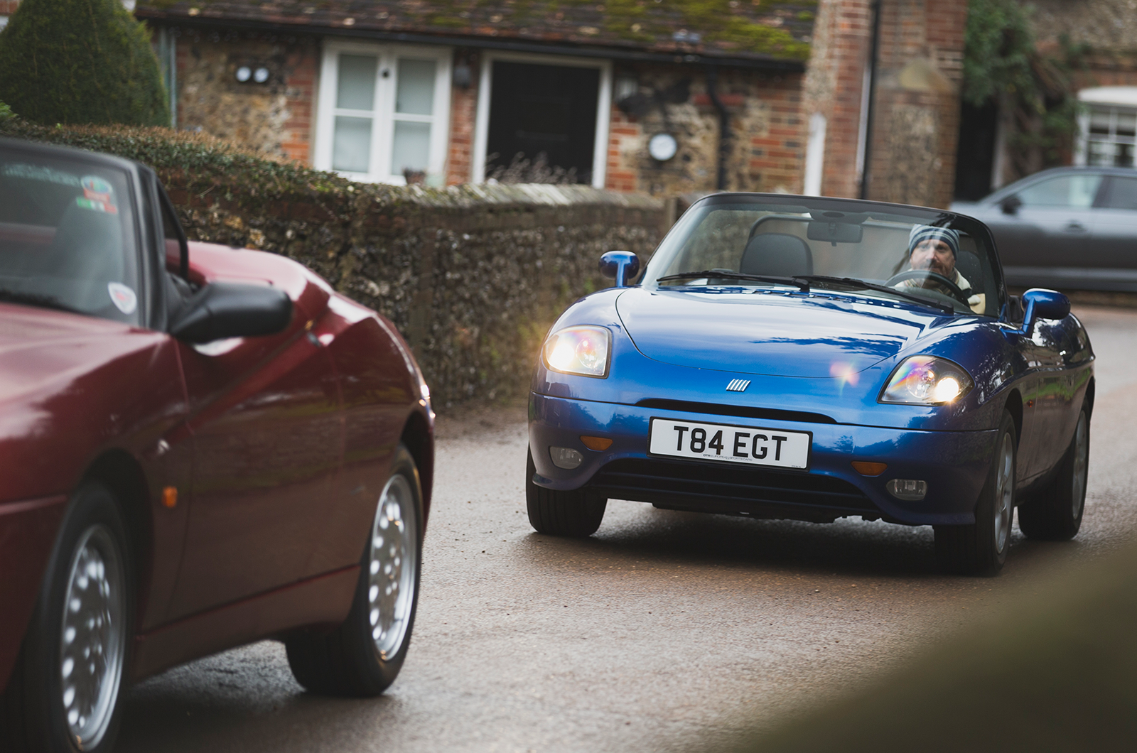 Classic & Sports Car - Alfa Romeo Spider vs Fiat Barchetta: in-house competition