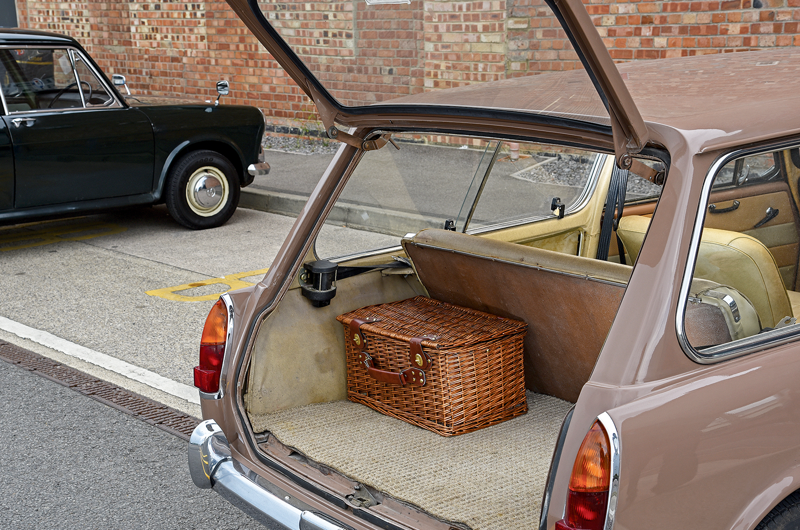 Classic & Sports Car - BMC ADO16: lateral thinking