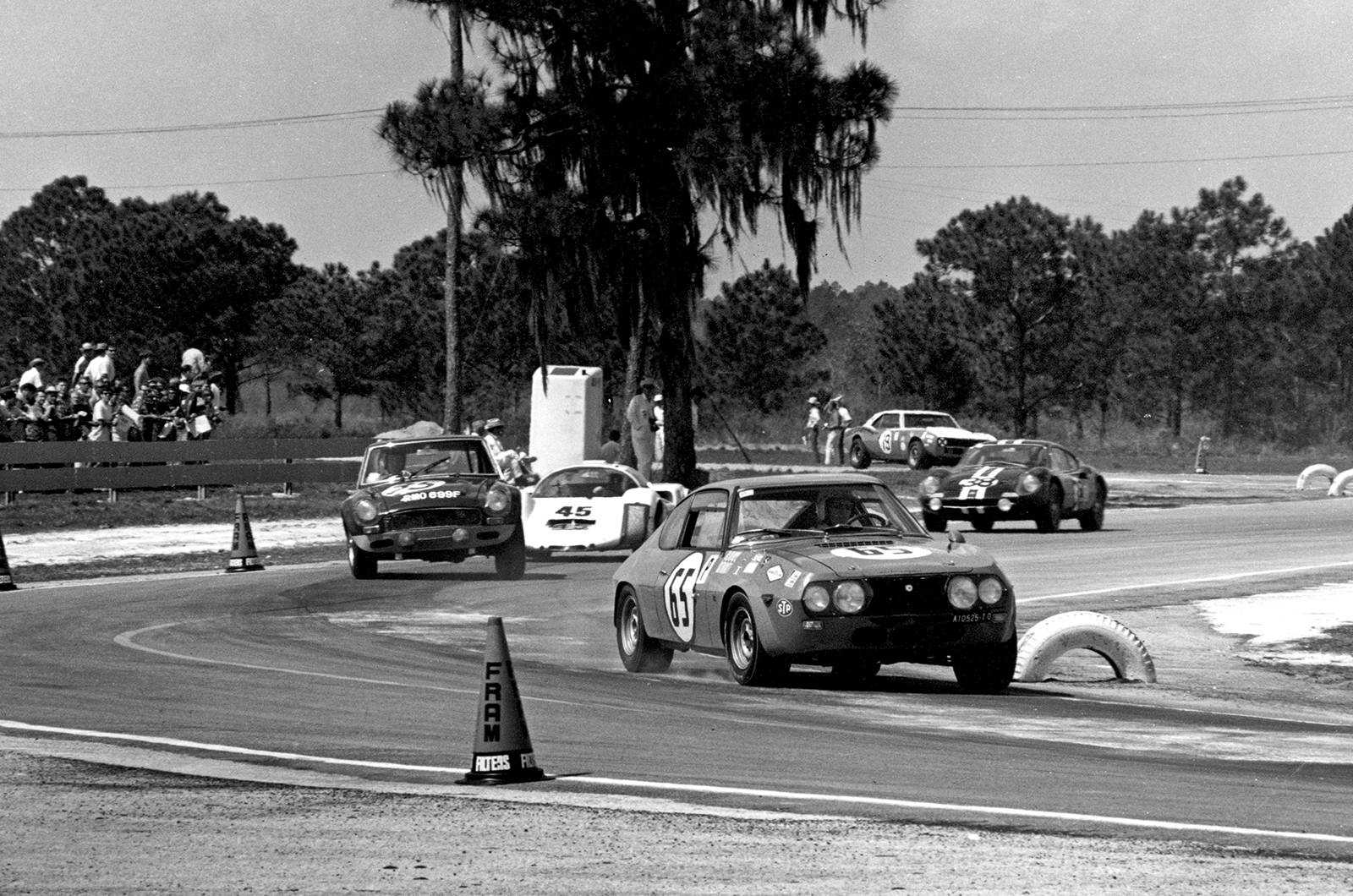 Classic & Sports Car – Lancia Fulvia Sport vs Alfa Romeo Junior Zagato: premium blend