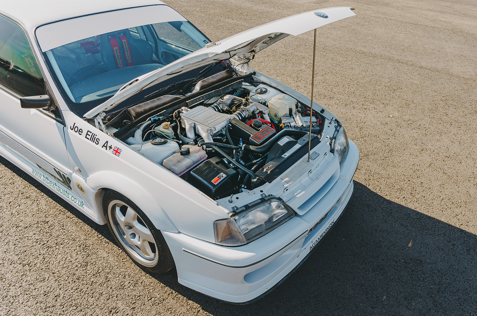 Classic & Sports Car – Reliving a wild road race in a classic Lotus Carlton