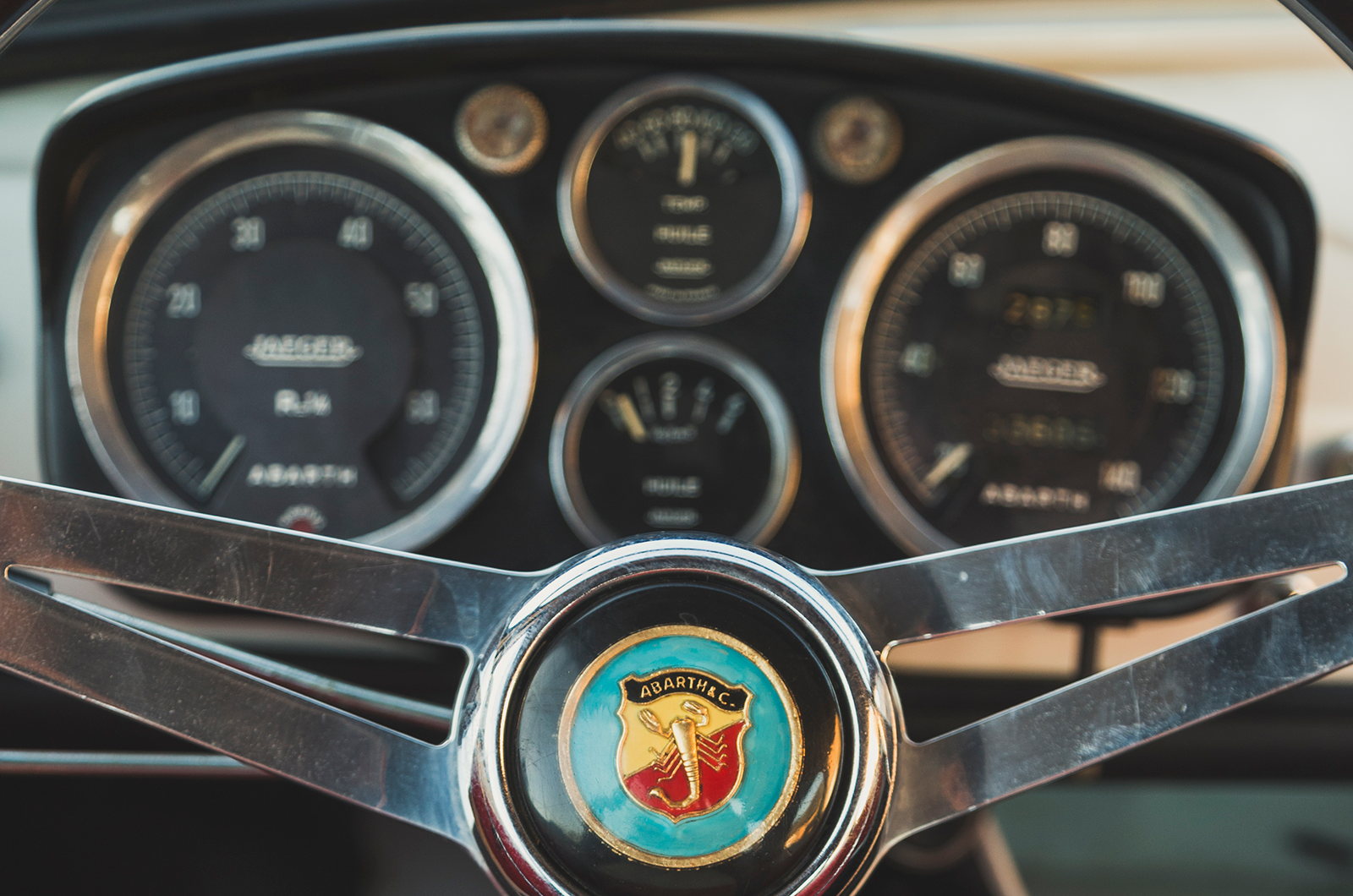 Classic & Sports Car – Abarth 695 SS vs Giannini 500TV: baby dragons