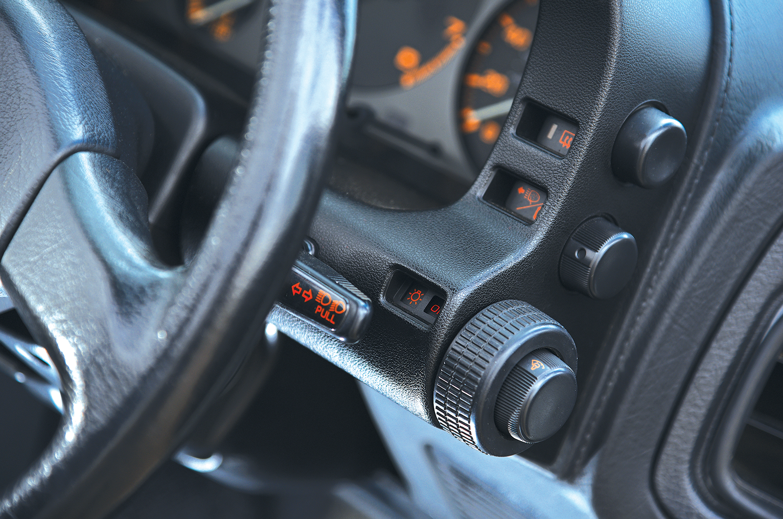 Classic & Sports Car – Mazda FC RX-7 Cabriolet vs Porsche 944 S2 Cabriolet: blue sky thinking