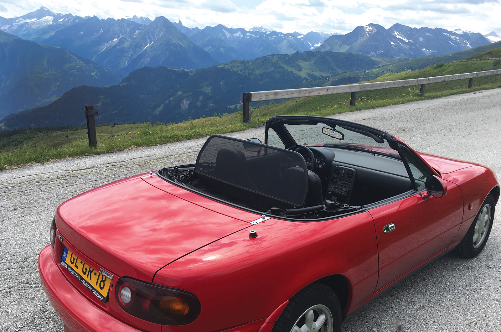 Classic & Sports Car – Your classic: Mazda MX-5