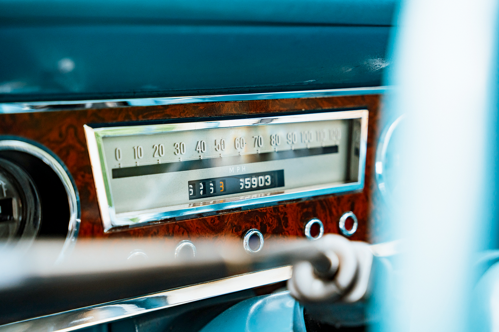 Classic & Sports Car – Austin A110 Westminster vs Ford Zodiac MkIII vs Vauxhall Cresta PB: symbols of success