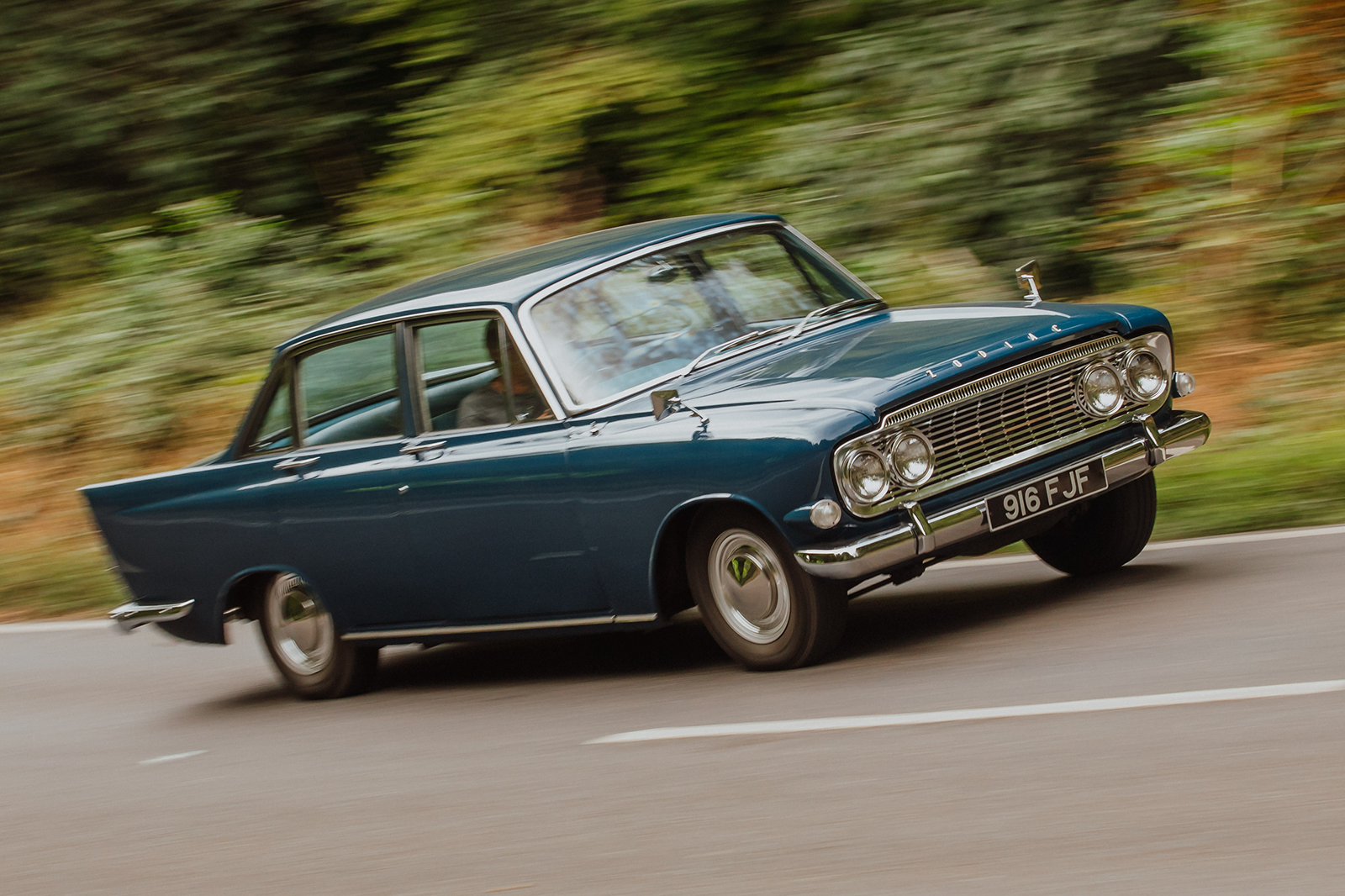 Classic & Sports Car – Austin A110 Westminster vs Ford Zodiac MkIII vs Vauxhall Cresta PB: symbols of success