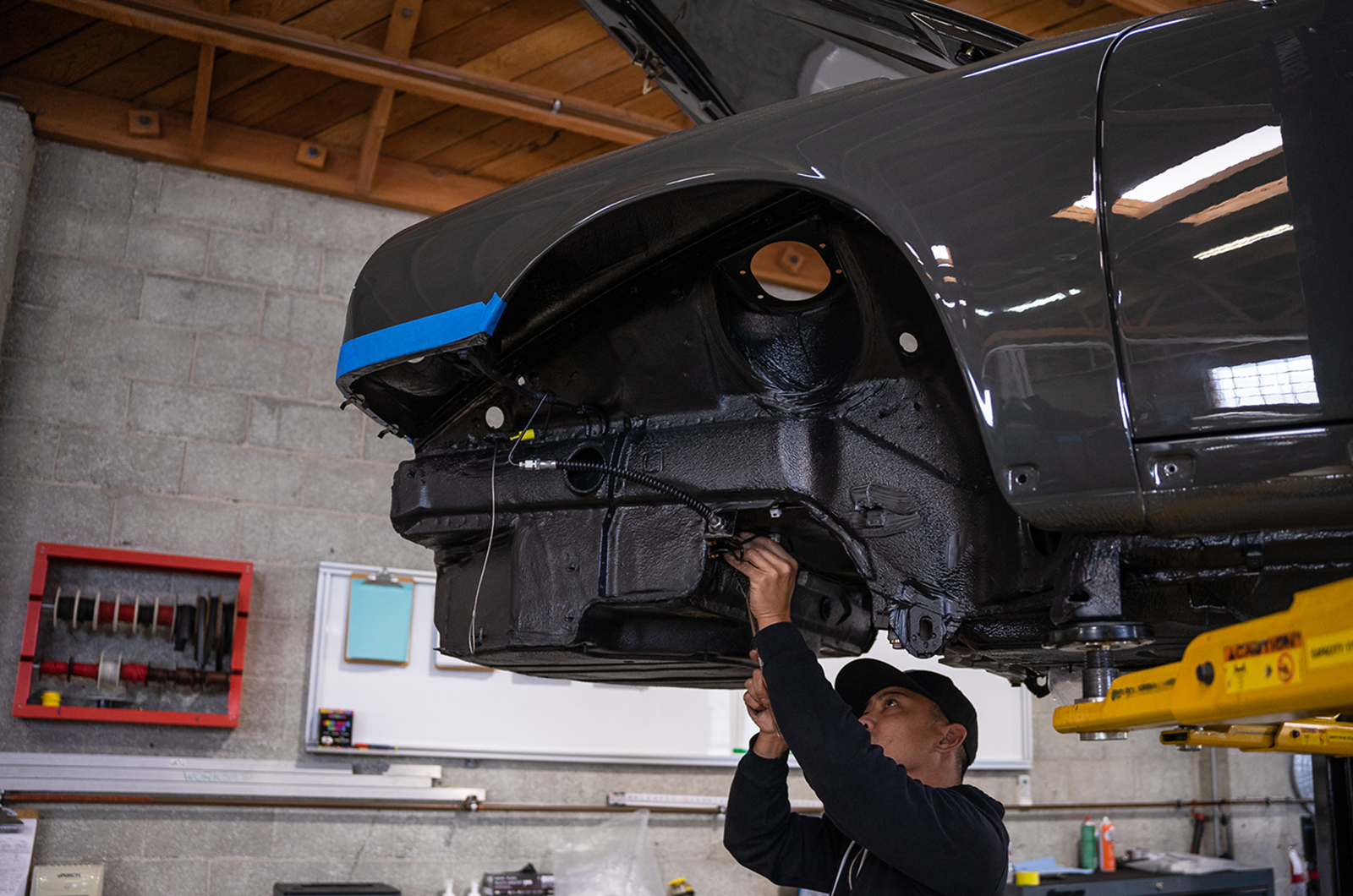 Classic & Sports Car – The specialist: Workshop 5001