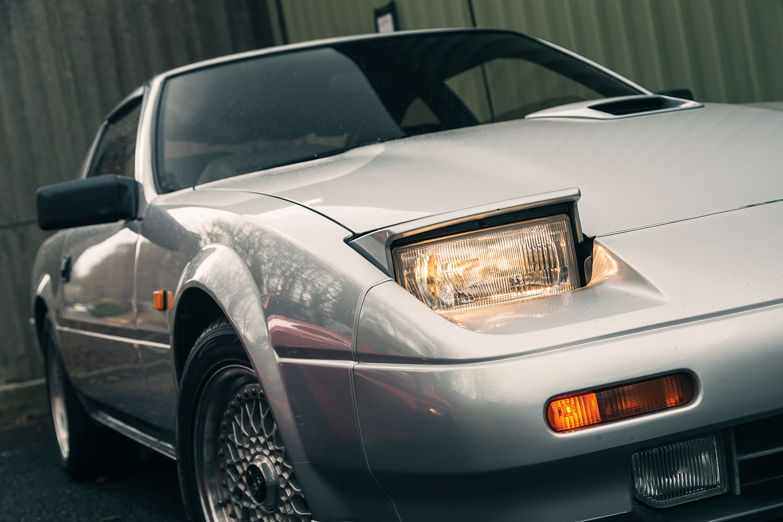 Classic & Sports Car – Mitsubishi Starion EX vs Nissan Fairlady 200ZR: the forbidden Z
