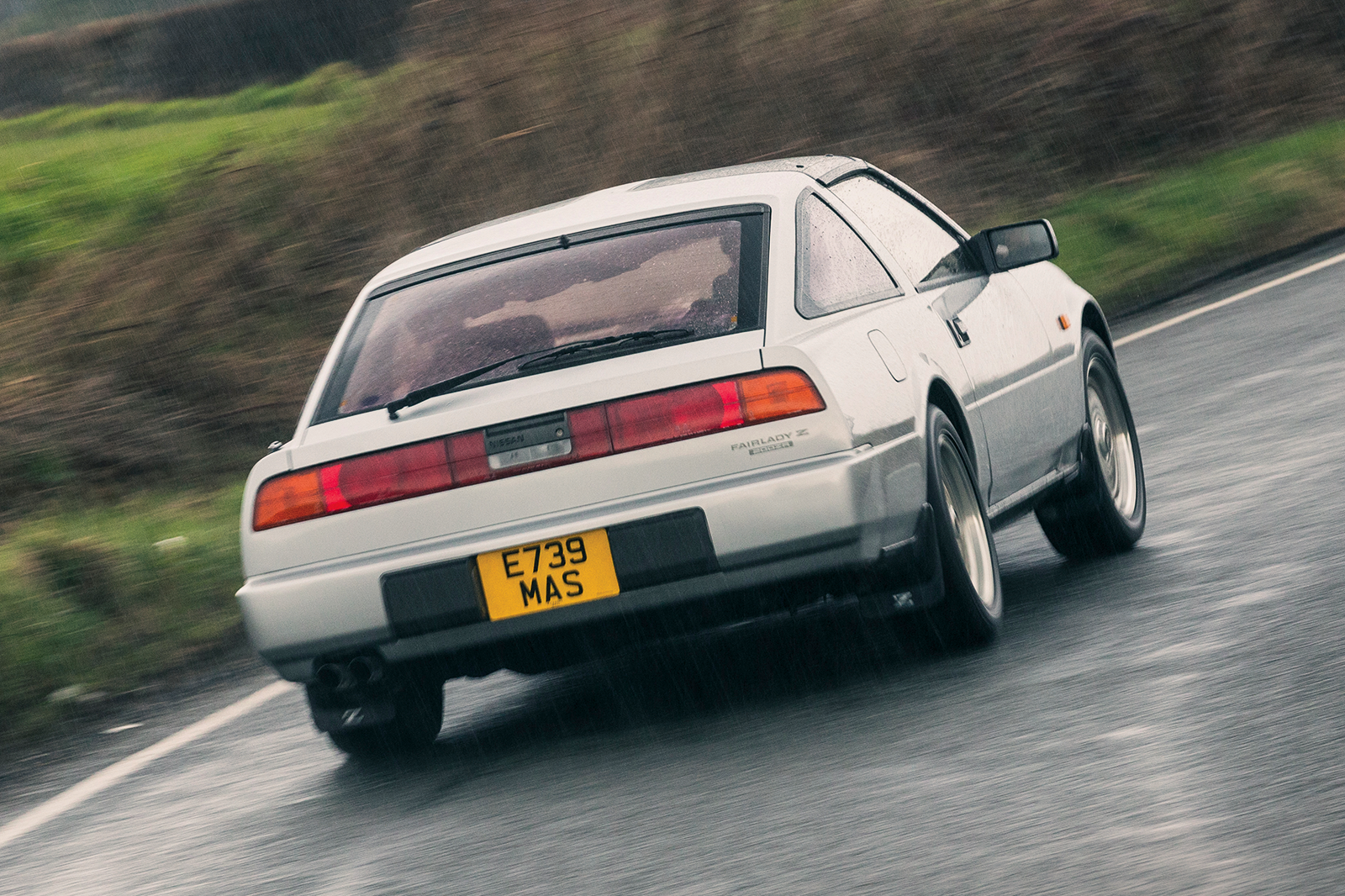 Classic & Sports Car – Mitsubishi Starion EX vs Nissan Fairlady 200ZR: the forbidden Z