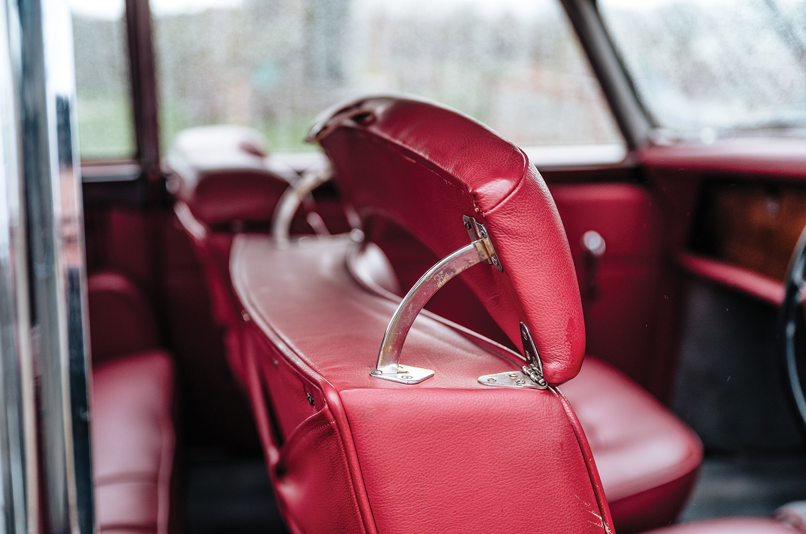 Classic & Sports Car – Alfa Romeo 2000 Sprint vs Bristol 406: the connoisseur’s choice