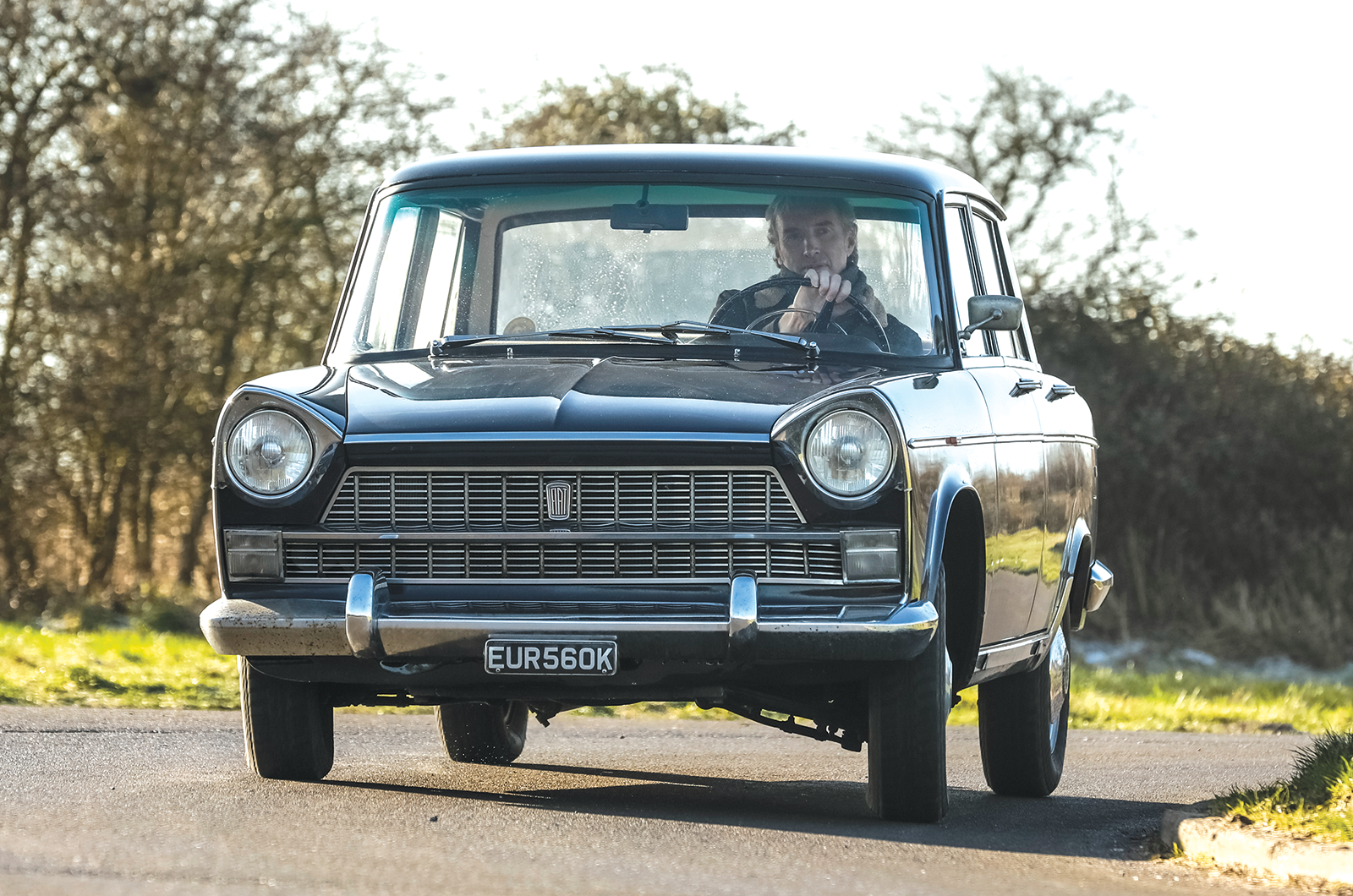 Classic & Sports Car – Fiat 1500L vs Peugeot 404: the shape of things to come