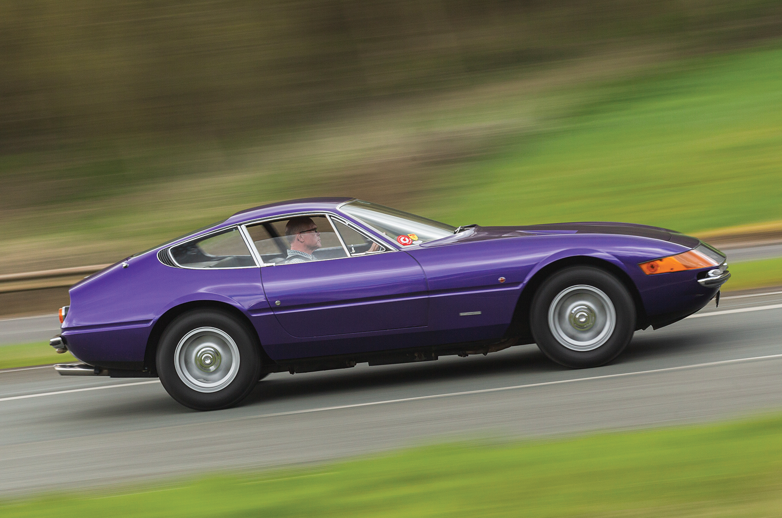 Classic & Sports Car – Ferrari Daytona Berlinetta, Spider and Competizione: kings of the road