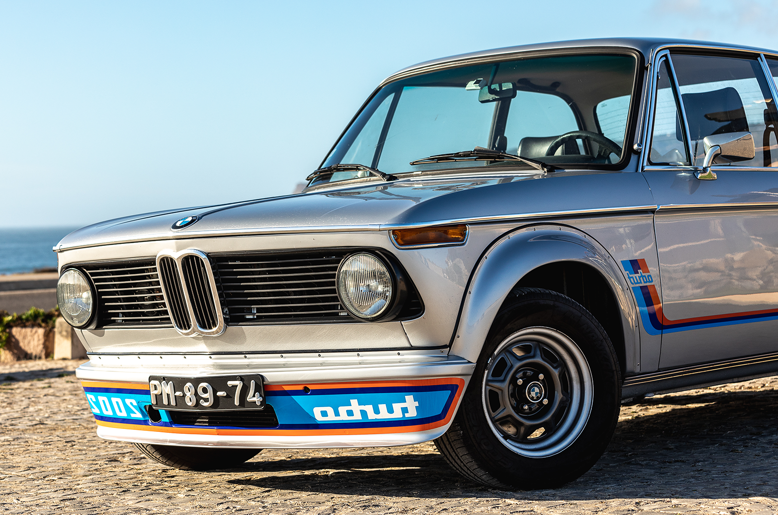 Classic & Sports Car – BMW 2002 turbo: induction ceremony