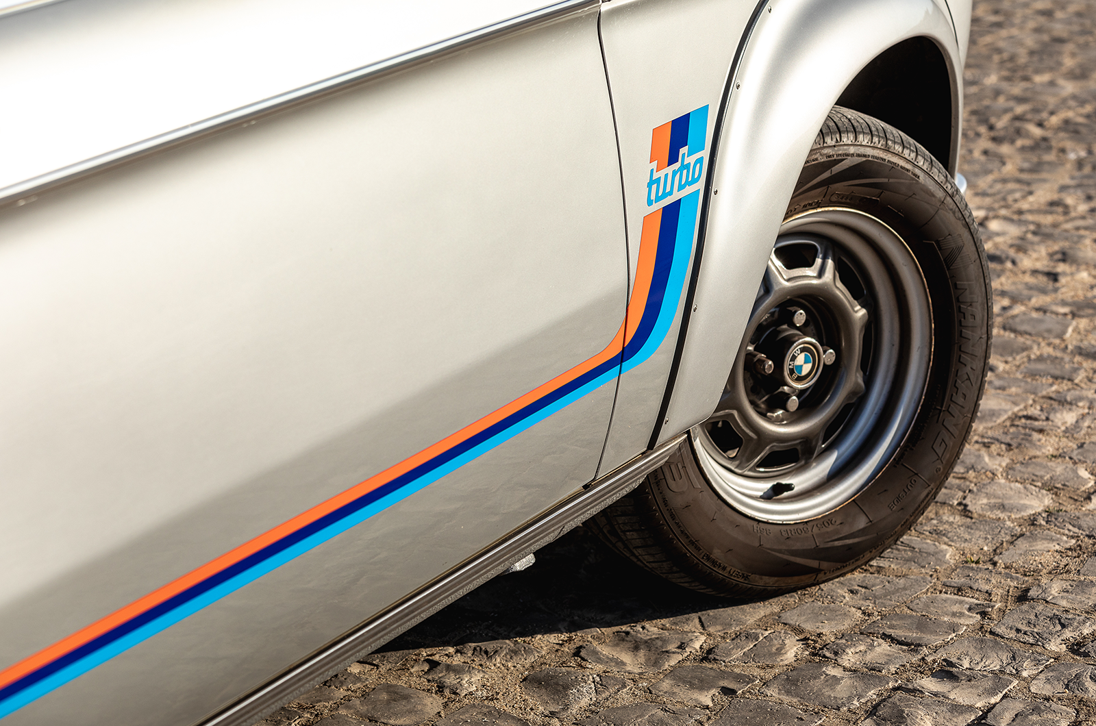 Classic & Sports Car – BMW 2002 turbo: induction ceremony