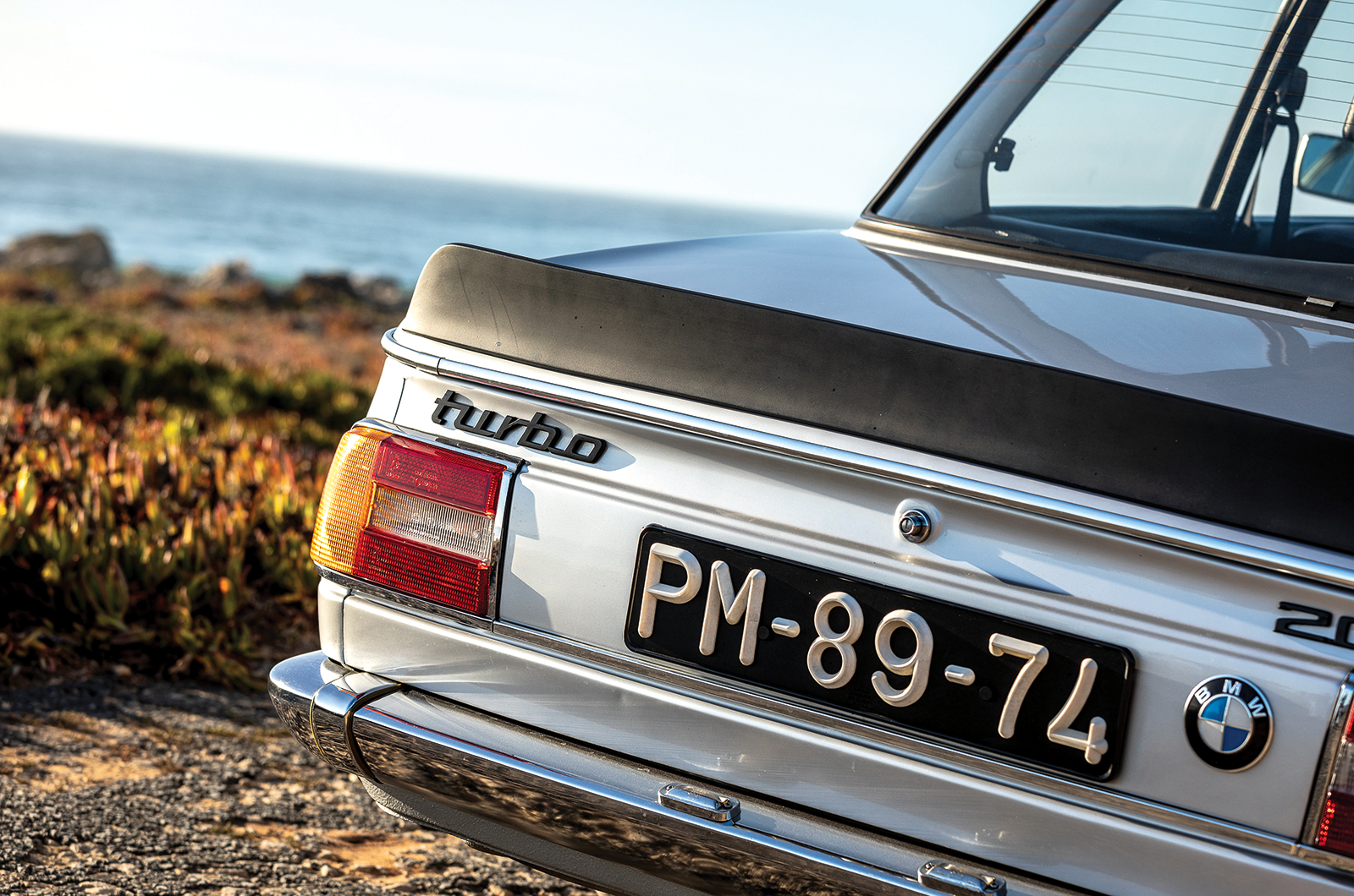 Classic & Sports Car – BMW 2002 turbo: induction ceremony