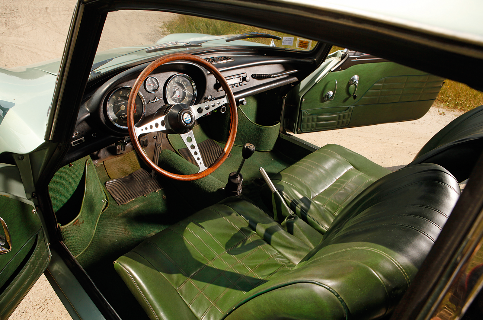 Classic & Sports Car – Alpine A110 GT4: from rally stage to the school gates