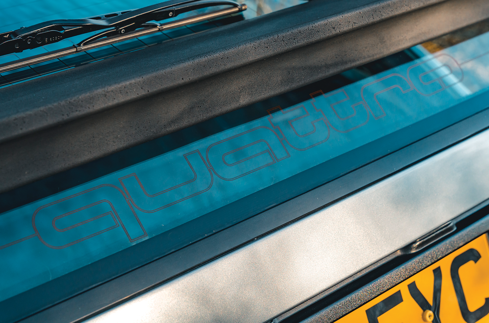 Classic & Sports Car – Audi 200 Avant quattro vs Volvo 850 T-5R: race-bred estates