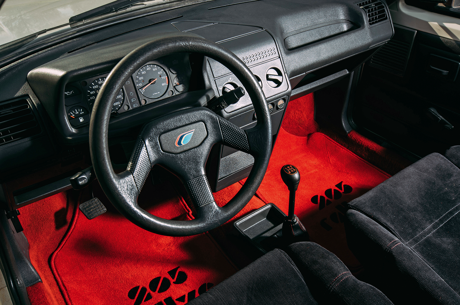 Classic & Sports Car – Peugeot 205 Rallye vs Citroën AX GT: French featherweights