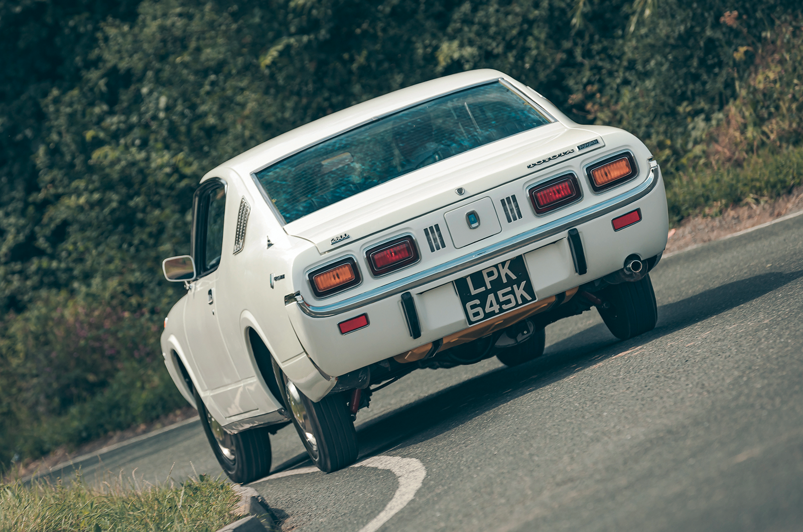 Classic & Sports Car – Toyota Crown: foreign affairs