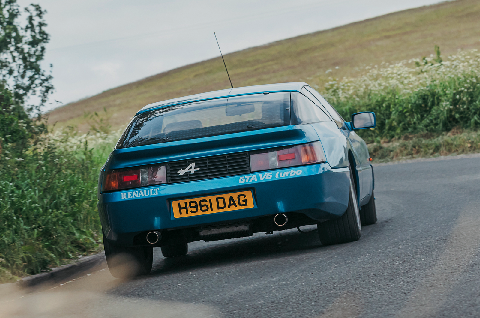 Classic & Sports Car – Ferrari Mondial vs Porsche 911 vs Alpine GTA vs Lotus Excel: 2+2 equals phwoar