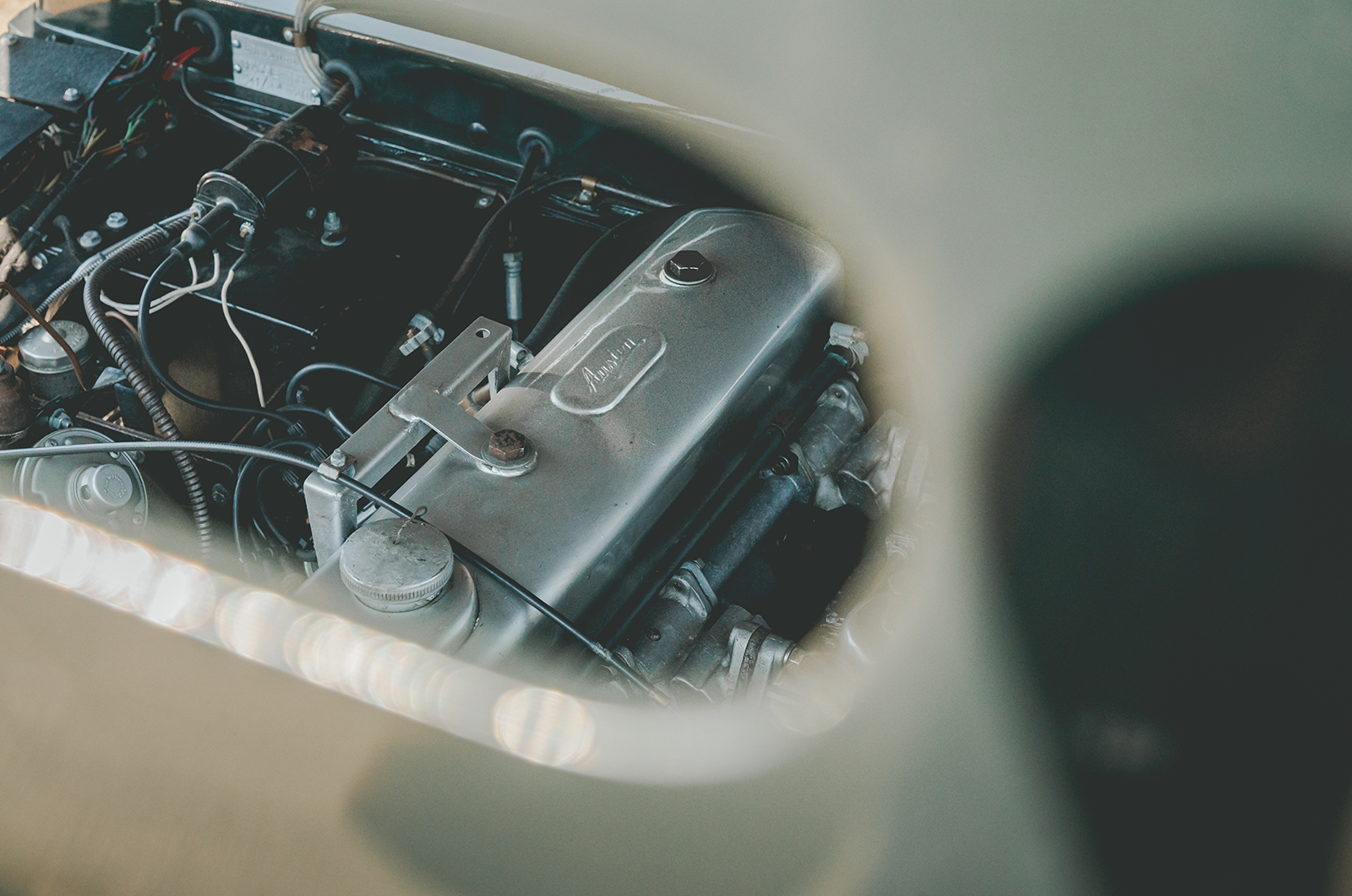 Classic & Sports Car – Jensen 541 family: chariots of fibre