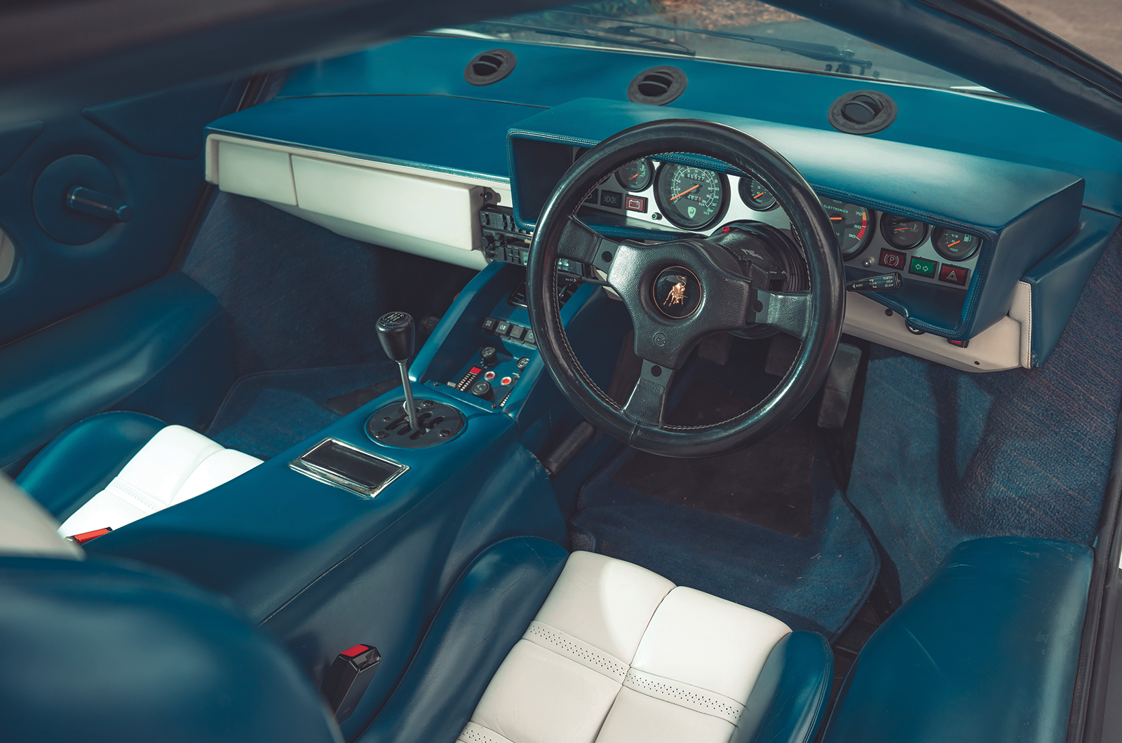 Classic & Sports Car – Lamborghini Countach, Diablo, Murciélago and Aventador: the wild bunch