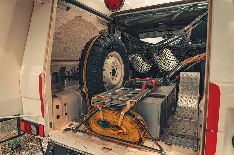 Classic & Sports Car – Mercedes-Benz G-Wagen: Paris-Dakar winner recreated